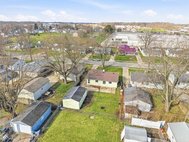 Building Photo - 2818 Apache Dr