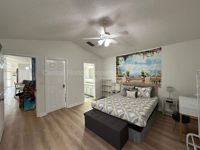 Building Photo - 1009 Lake Davenport Blvd