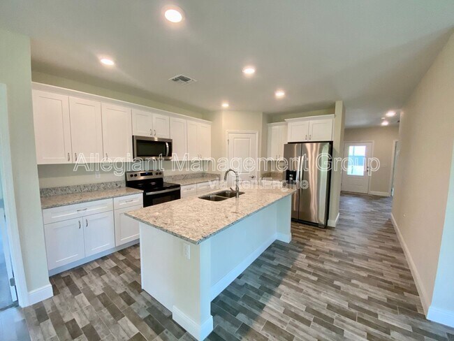 Building Photo - 153 Anzio Dr