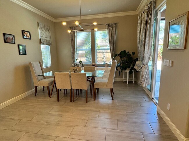 Building Photo - Gorgeous 4 Bedroom 3 Bath Home with a Pool...