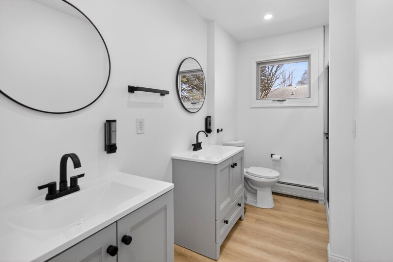 Building Photo - 44 Fullerton St