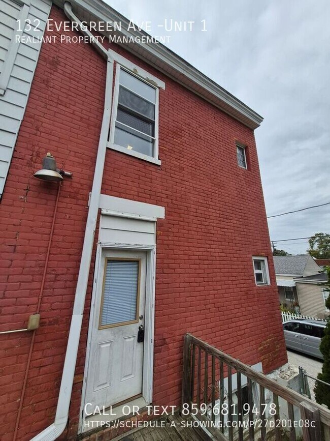 Building Photo - 132 Evergreen Ave