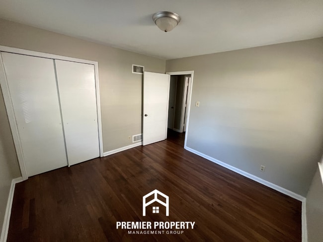 Building Photo - 5435 Whitworth Rd