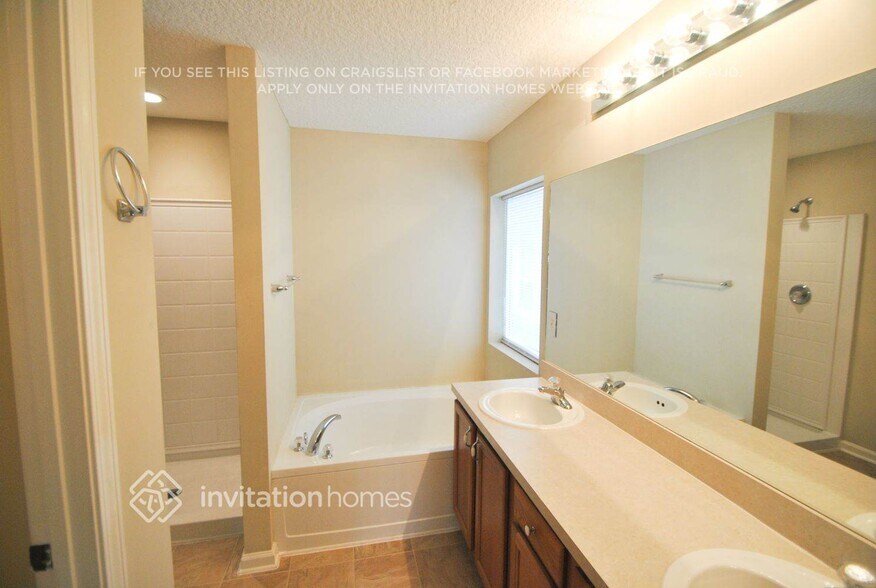 Building Photo - 3963 Pebble Brooke Circle South