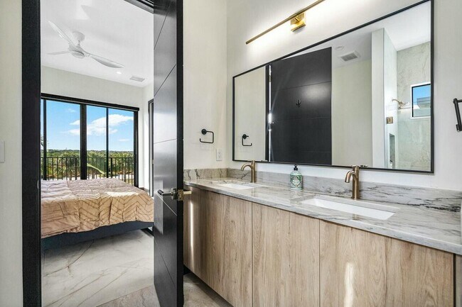 Building Photo - 13480 U.S. Rte 1