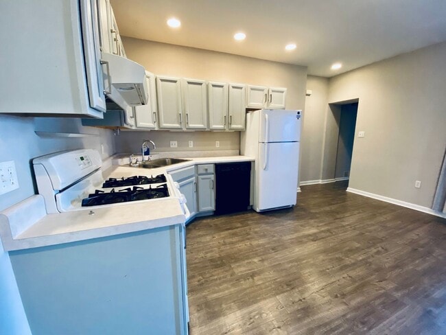 Building Photo - 109 S 13th St