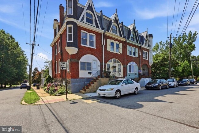 Building Photo - 1810 Mt Salem Ln