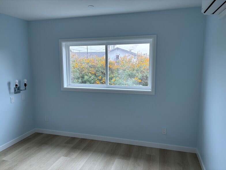 Building Photo - 328 Jordan Ave