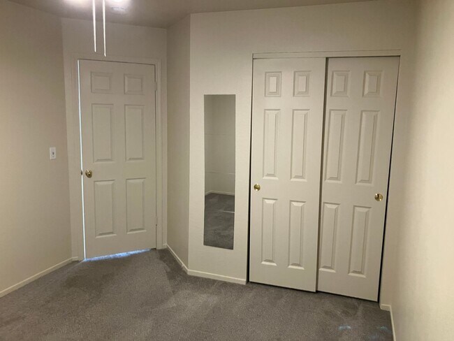Building Photo - 1725 Branchwood Cir