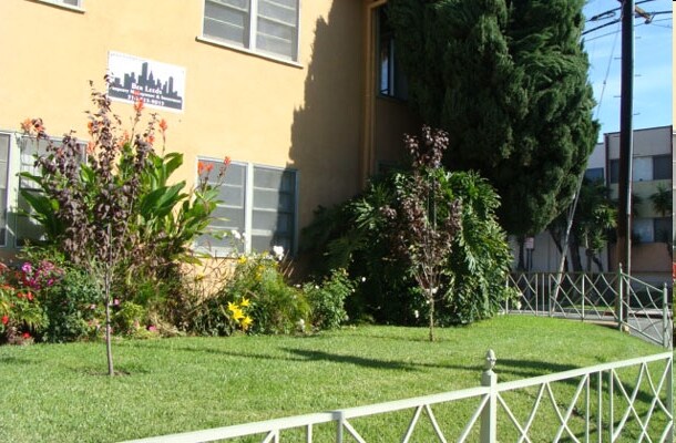 Building Photo - Studio House