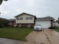 Building Photo - 1325 W 75th Pl