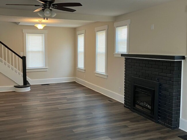 Building Photo - 6237-6273 Germantown Rd.