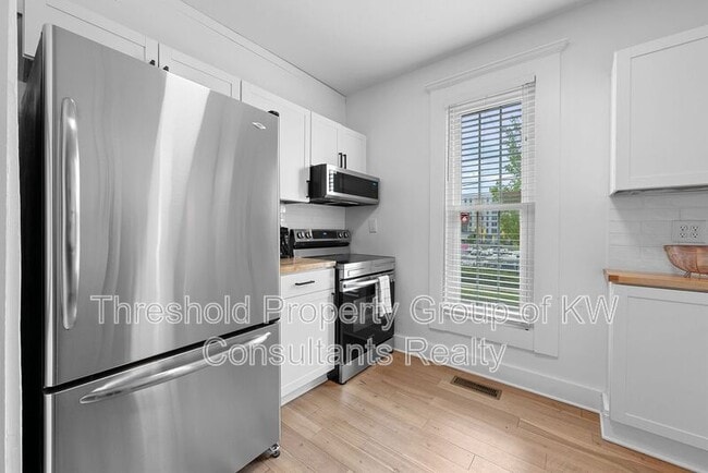 Building Photo - 61 E 7th Ave