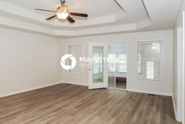 Building Photo - 3 Bedroom Pet-Friendly Home in HUNTSVILLE, AL with Main Street Renewal