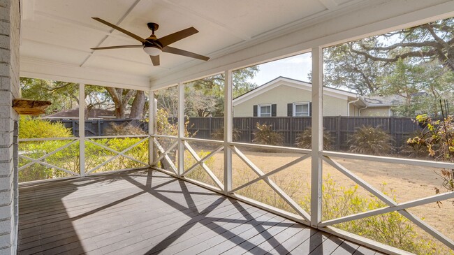 Building Photo - 3 Bedroom 3 Bath House in Parish Place - M...