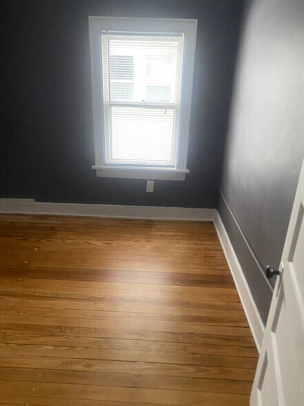 Building Photo - 916 W Lovell St