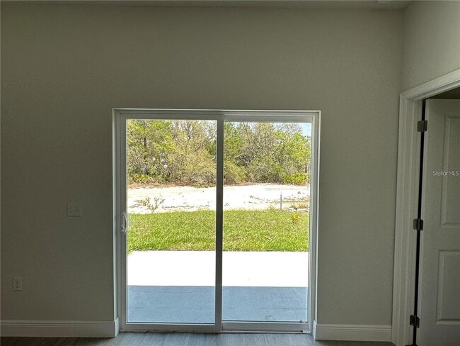 Building Photo - 149 Maple Dr