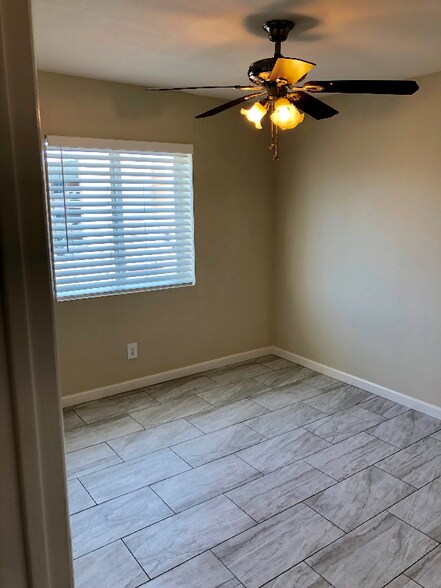 Building Photo - 17 E Ruth Ave