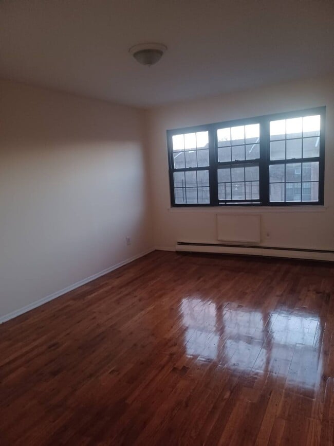 Building Photo - 156-50-156-78 78th St