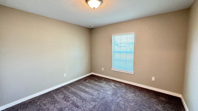 Building Photo - BRAND NEW, STUNNING 3 Bedroom, 2 Bathroom Home in Sebring!!