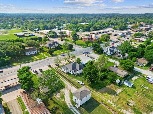 Building Photo - 327 S Robb St