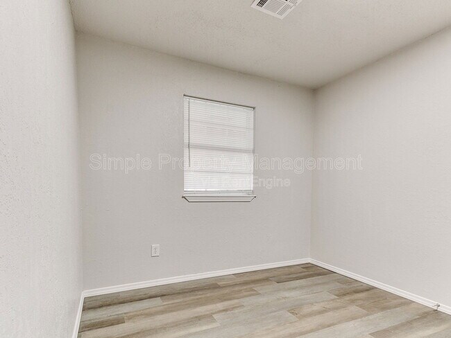 Building Photo - 5832 NW 31st Terrace