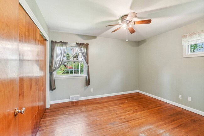 Building Photo - 710 Heatherwood Dr