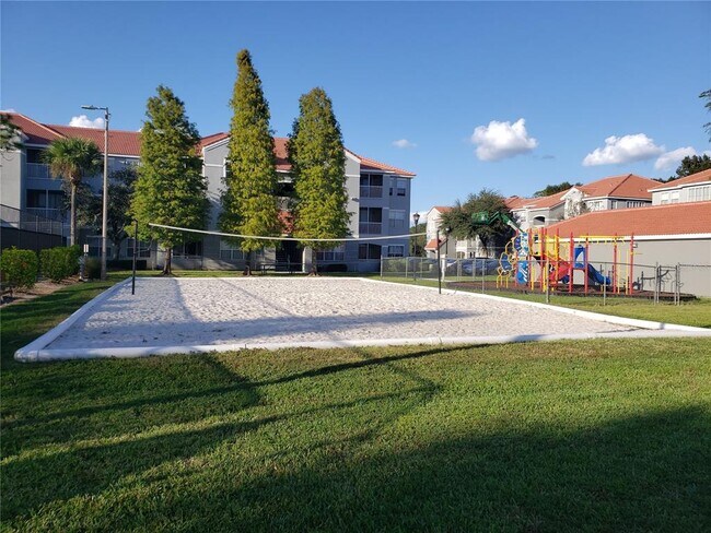 Building Photo - 18001 Richmond Pl Dr