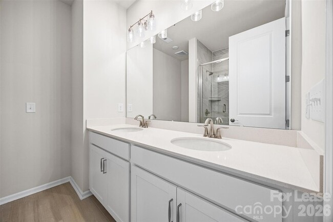 Building Photo - 5640 Kingspan Dr