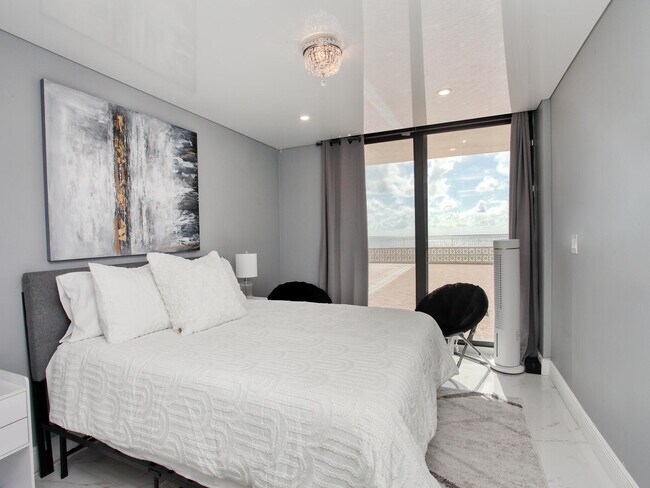 Building Photo - 3456 S Ocean Blvd