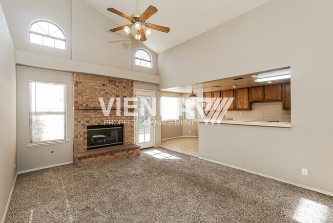 Building Photo - 441 N Lexington Dr