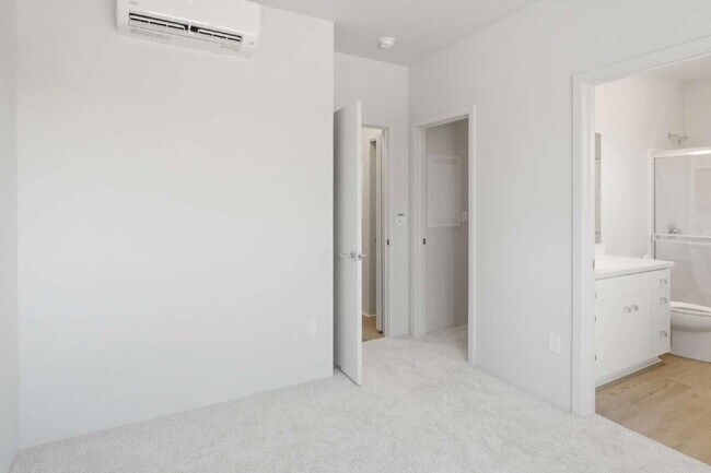 Building Photo - BRAND NEW 3 Bedroom Townhome in Hoopili | Split A/C | 2 Parking | $3,900/Month