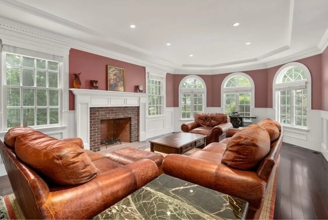 Building Photo - 66 Forest Ave