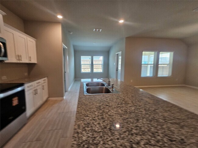 Building Photo - 417 Blanco Dr