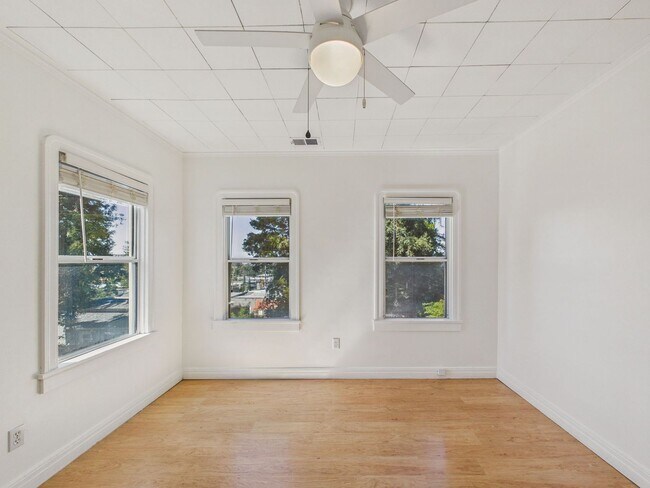 Building Photo - 6321 Outlook Ave
