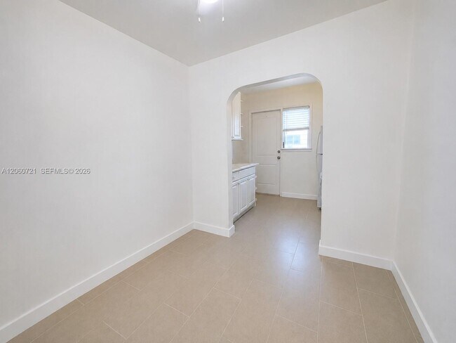 Building Photo - 7407 Byron Ave