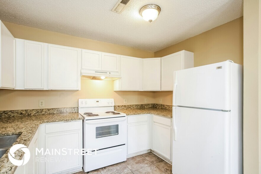 Building Photo - 913 Harbon Dr