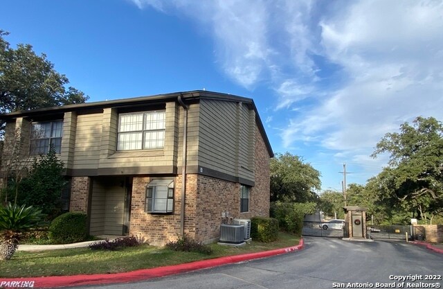 Building Photo - 11815 Vance Jackson Rd