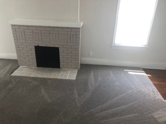Building Photo - 507 E Archwood Ave