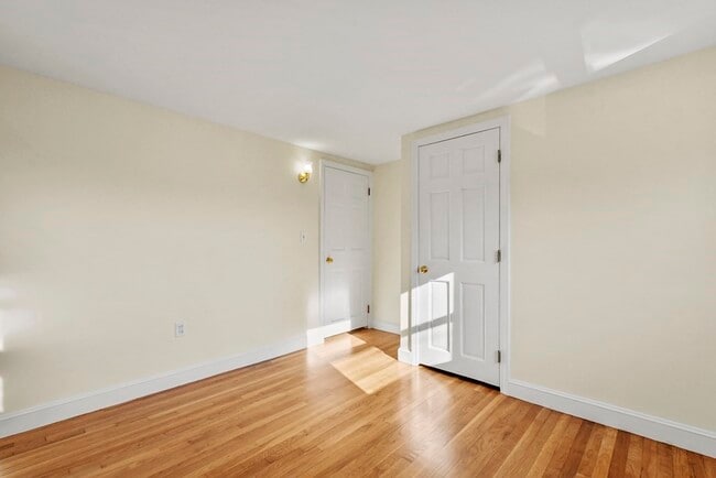 Building Photo - 72 Cambridge Rd