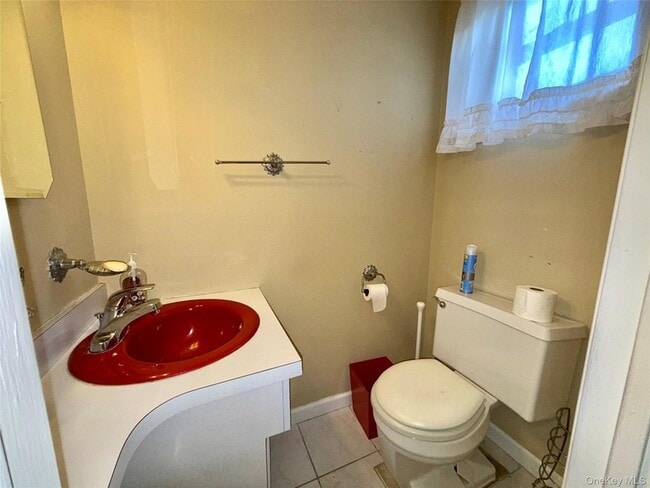 Building Photo - 15 Sherry Ln