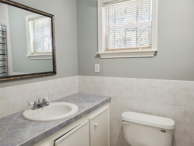 Building Photo - 3020 Sagebrush Dr