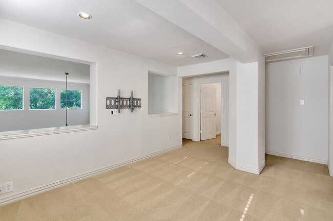 Building Photo - 27 Frontera Cir