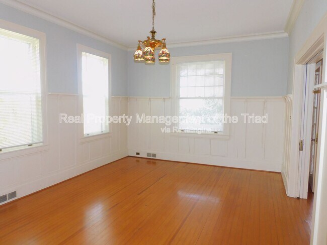 Building Photo - 1224 Glade St NW