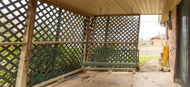 Building Photo - "Charming 3-Bed, 2-Bath Home in Copperas Cove – walking distance to local schools!"