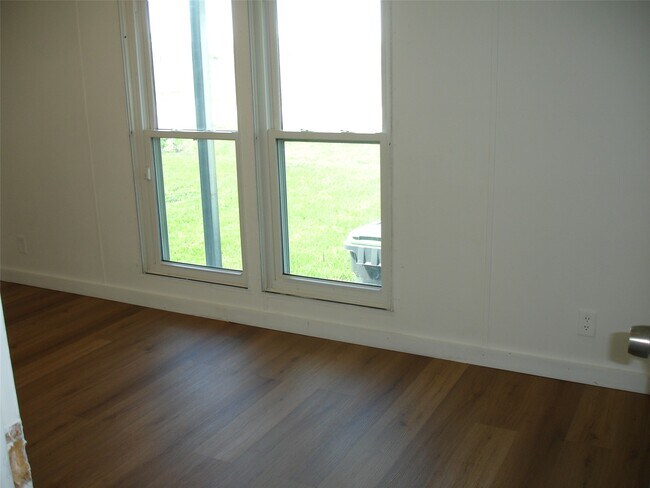 Building Photo - 4201 Wells Dr