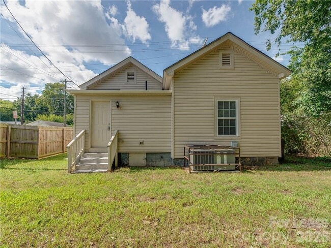 Building Photo - 1100 Pegram St