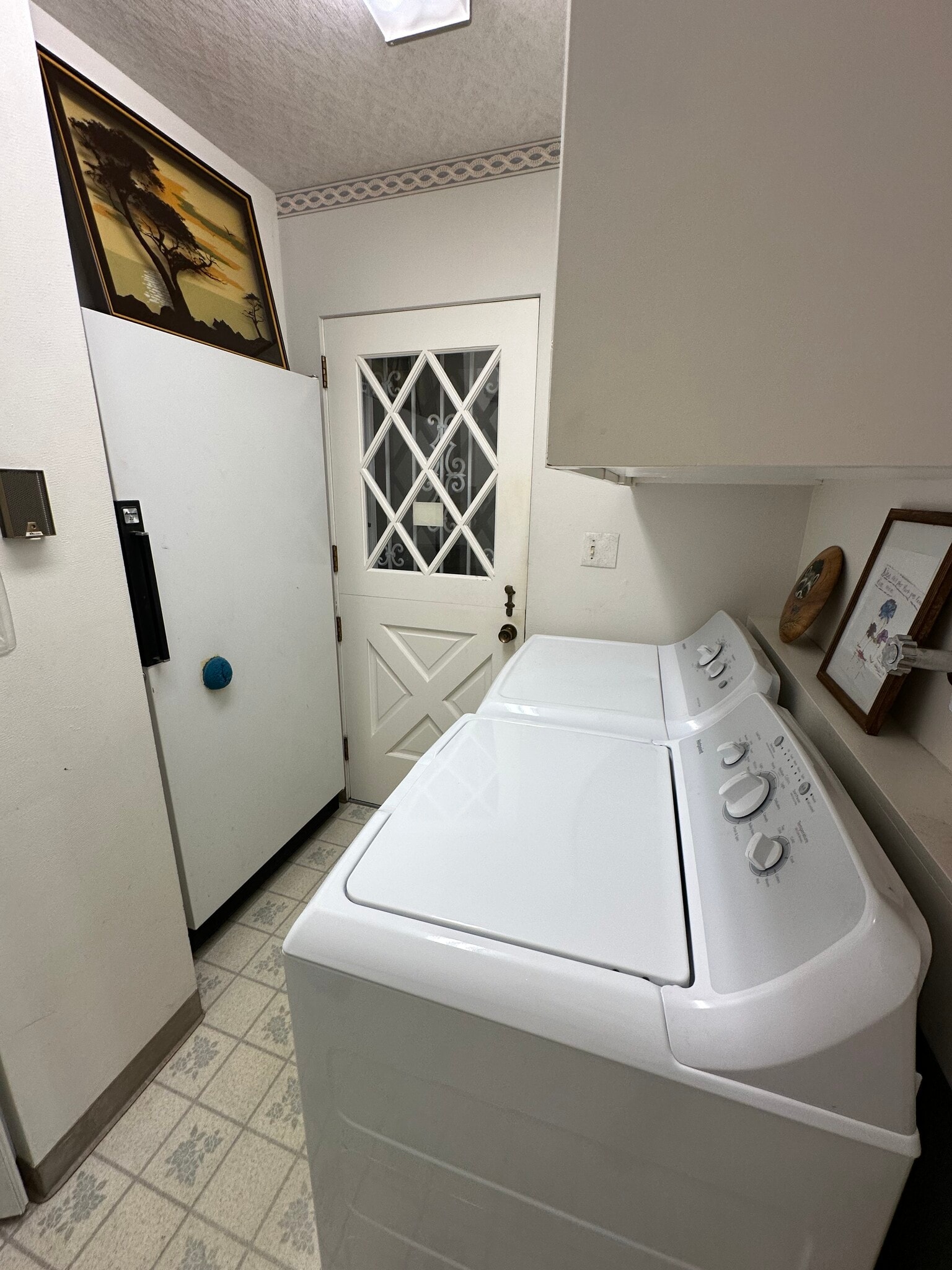 Laundry included - 13140 SE Flavel St