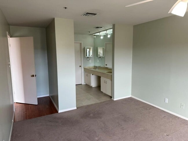 Building Photo - 40 N Interstate Hwy 35