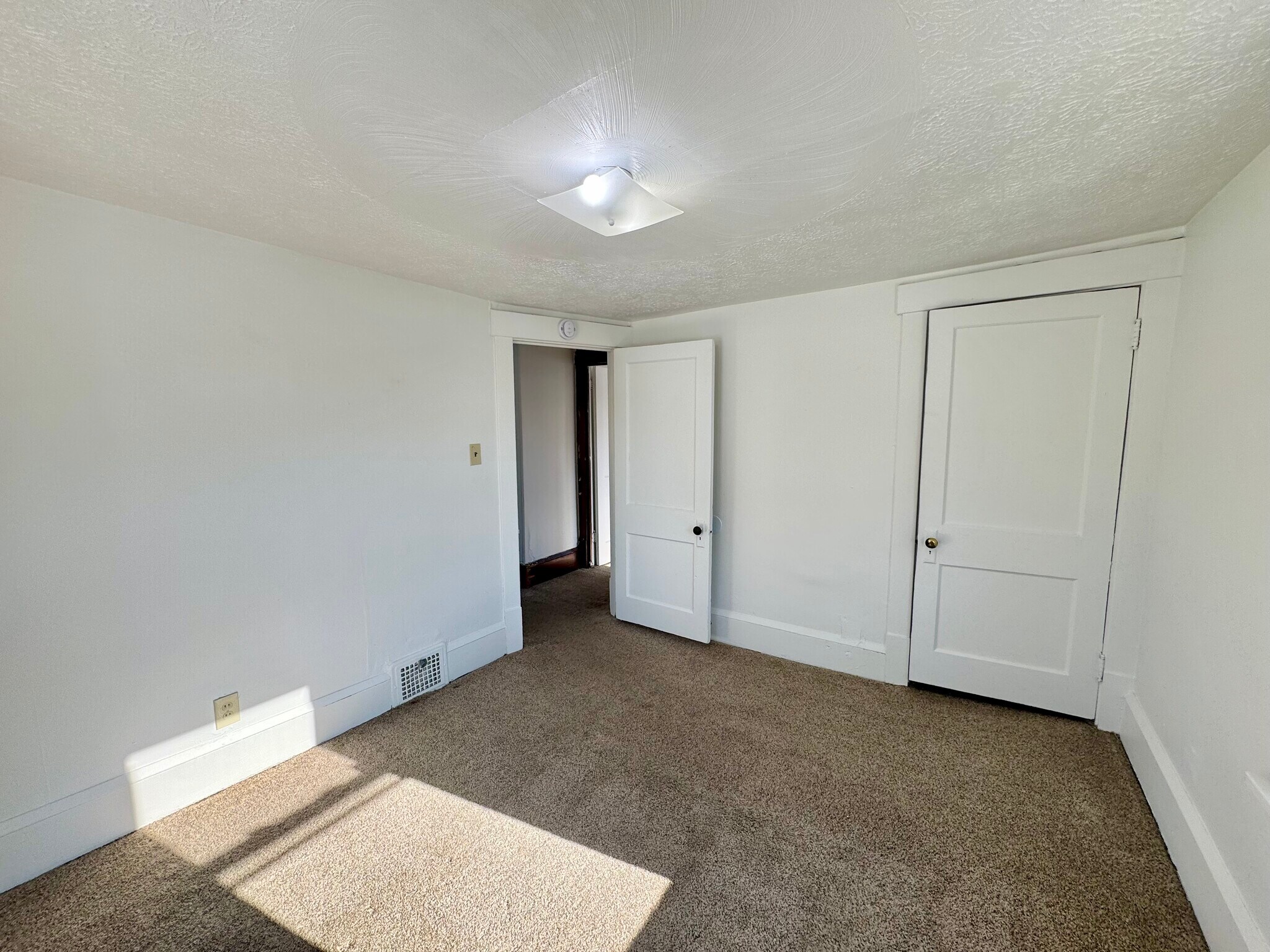 Building Photo - 2709 Abbott Pl NW